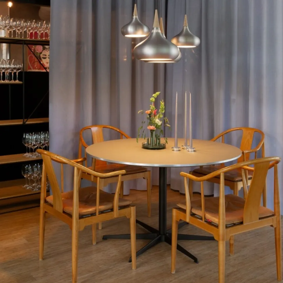 Fritz Hansen 4283 Kinastolen Kirsebær