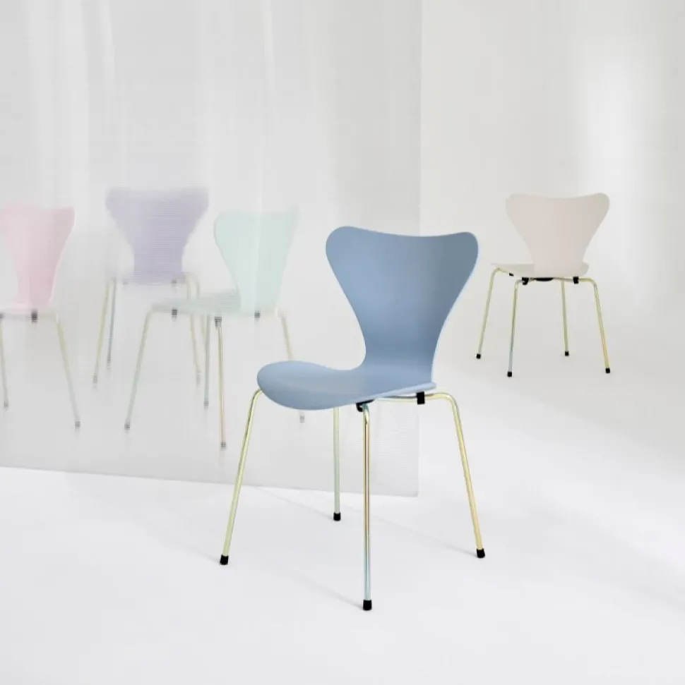 Fritz Hansen 3107 Serie 7 7:14 AM Blue Anniversary Edition