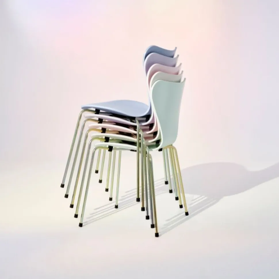 Fritz Hansen 3107 Serie 7 7:14 AM Blue Anniversary Edition