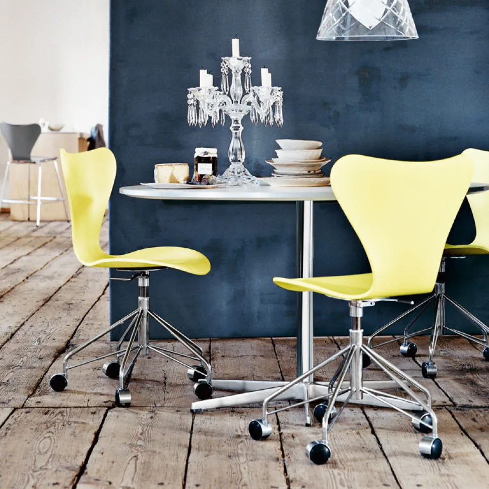 Fritz Hansen 3117 Serie 7 Drejestol