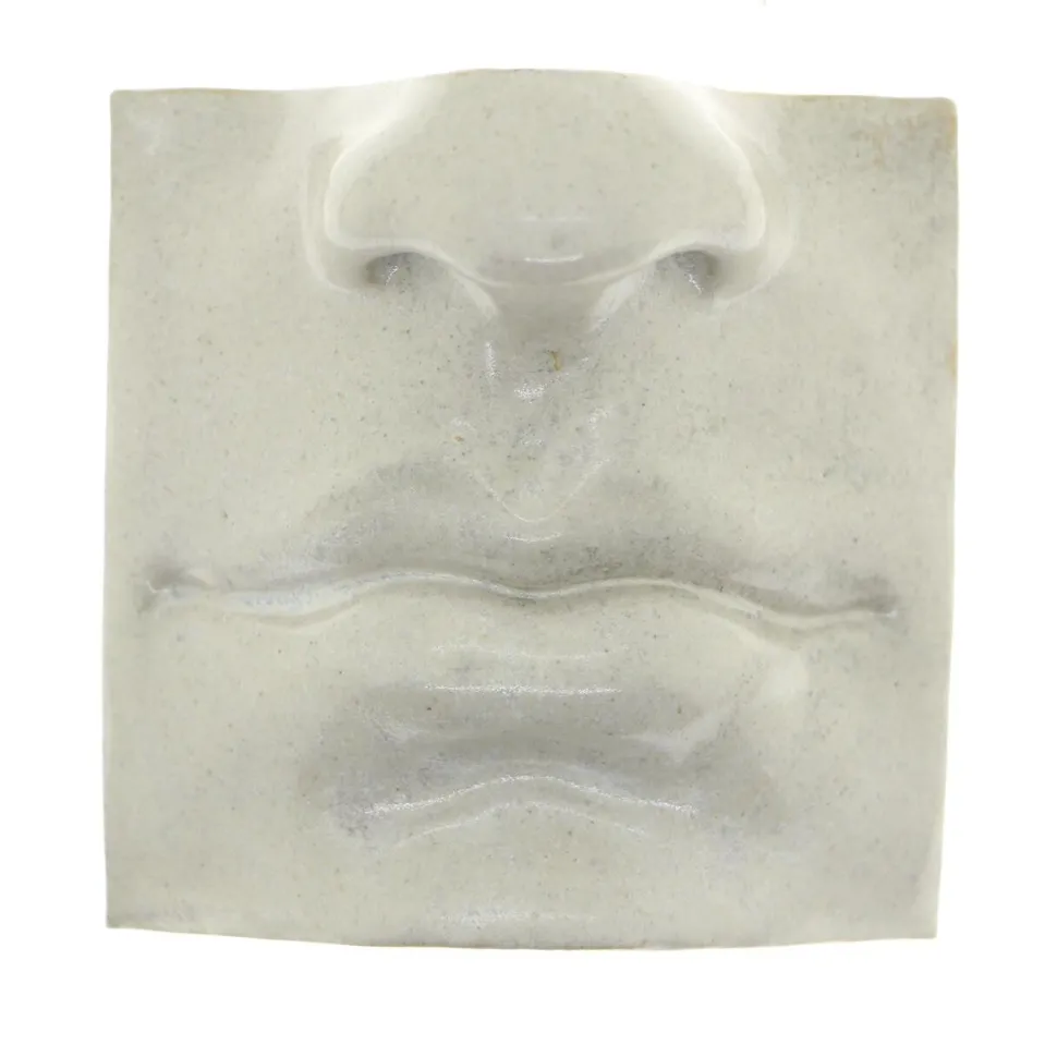 Laoru Laoru Mouth I Relief Antique White