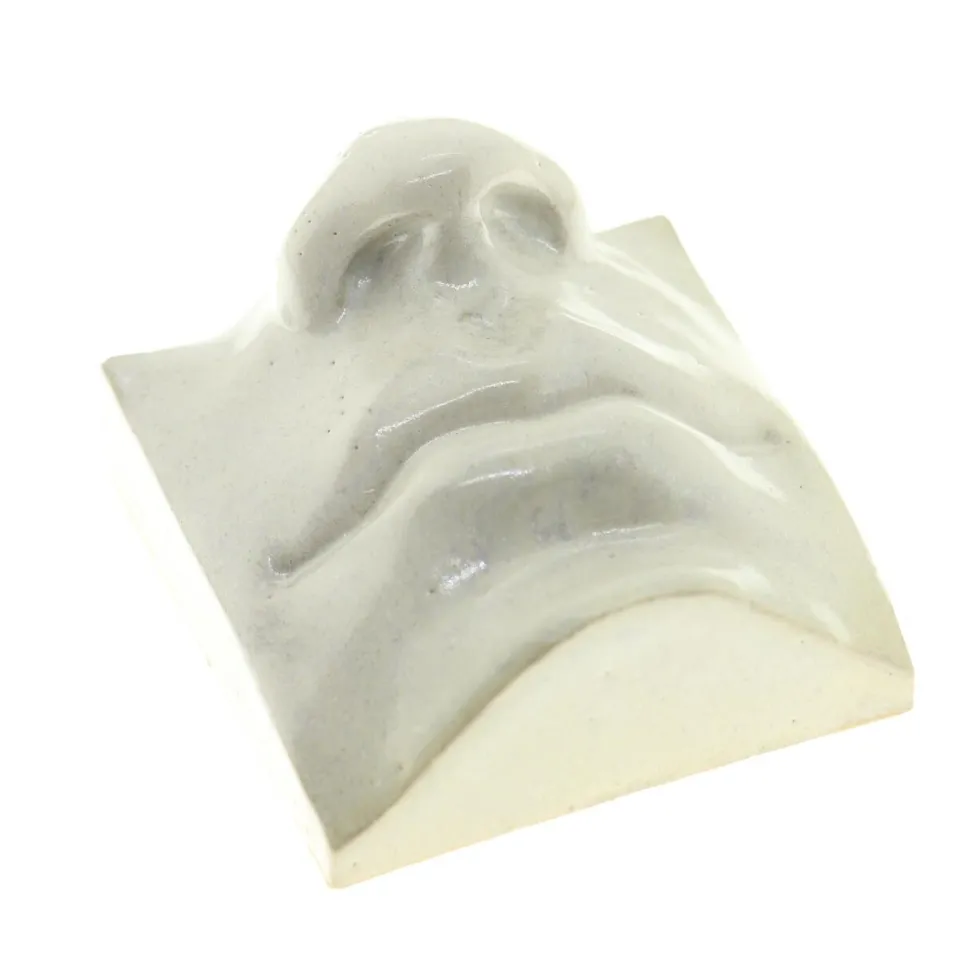 Laoru Laoru Mouth I Relief Antique White