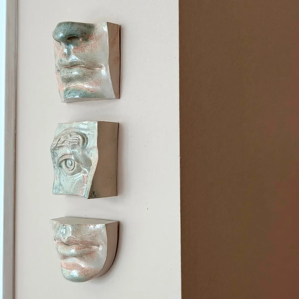 Laoru Laoru Mouth I Relief Antique White