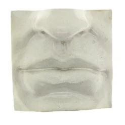 Laoru Laoru Mouth II Relief Antique White