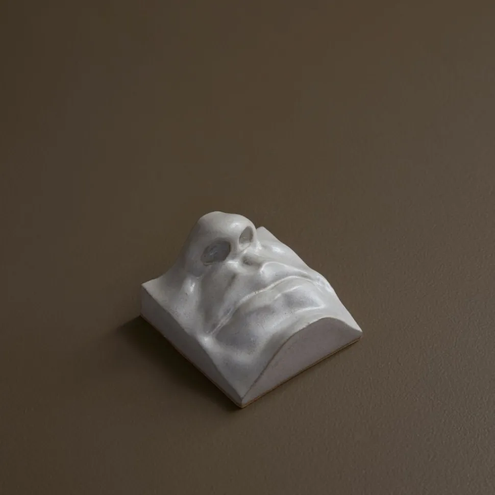 Laoru Laoru Mouth II Relief Antique White