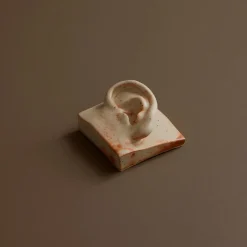 Laoru Laoru Square Ear Left Relief Warm Sand