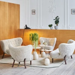 &Tradition Lille Petra VB2 Sofa Moonlight Sheepskin Oak Legs
