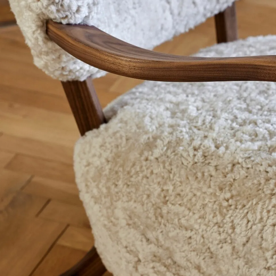 &Tradition Wulff ATD2 Moonlight Sheepskin Oiled Walnut